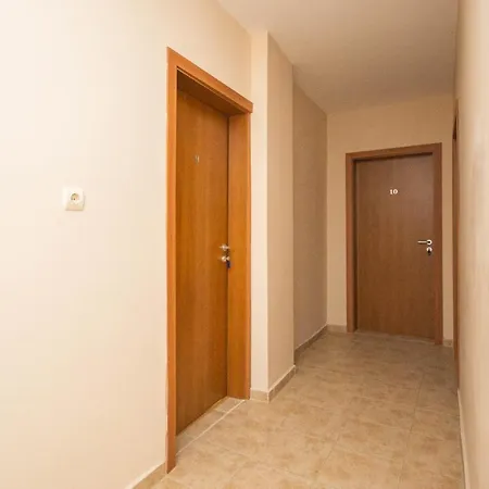 Apartment Tuna